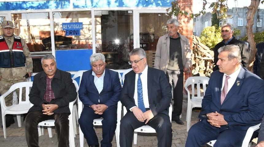 Vali Pekmez, Şehit Demir&rsquo;in ailesiyle bir araya geldi