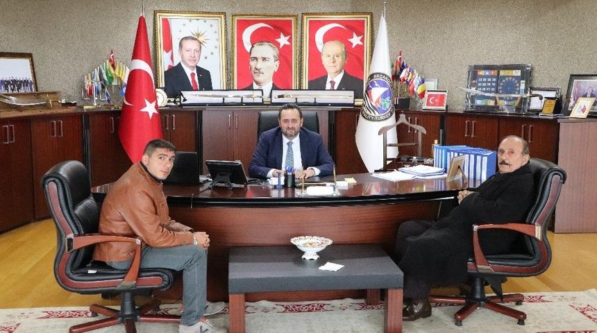 Başkan Yanmaz, vatandaşların sorunlarını dinliyor