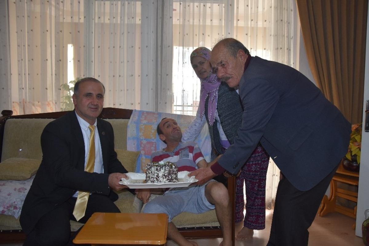 İncirliova&rsquo;da engellilere s&uuml;rpriz doğum g&uuml;n&uuml; ziyareti