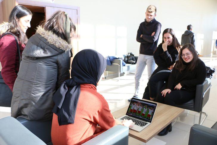 ASÜ İletişim Fakültesi öğrencileri AA'nın "Yılın Fotoğrafları" oylamasına katıldı G4