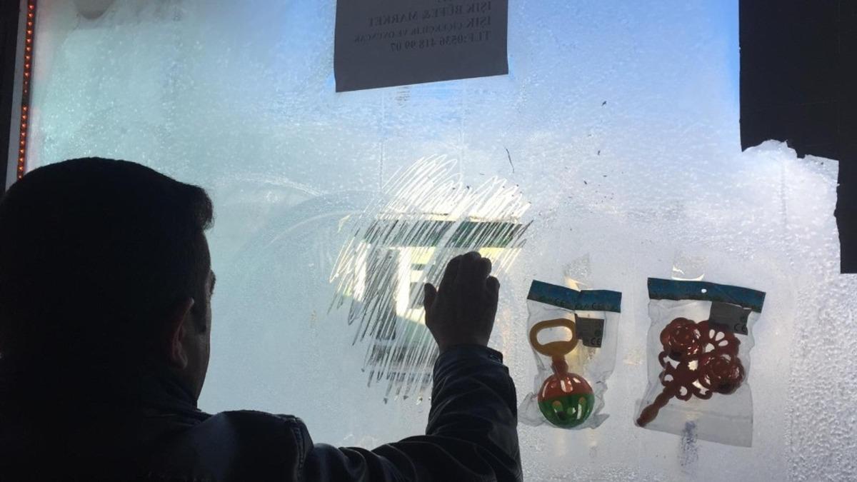 Karlıova&rsquo;da karla birlikte soğuk hava etkili oldu