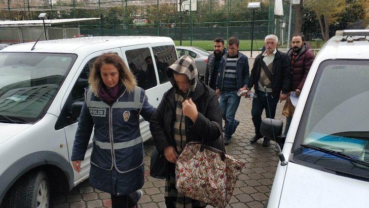 17 mağazadan hırsızlık yaptılar, alarmdan folyo ile kurtuldular G1