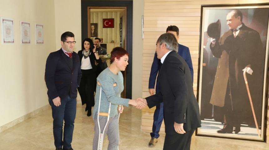 Rekt&ouml;r Bağlı engelli personelleri makamında ağırladı