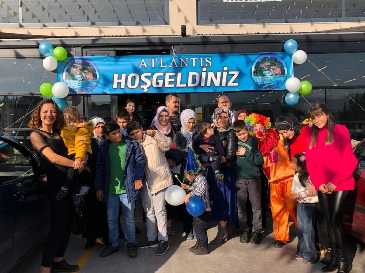 &Ouml;zel &ccedil;ocuklar 3 Aralık&rsquo;ta doyasıya eğlendi