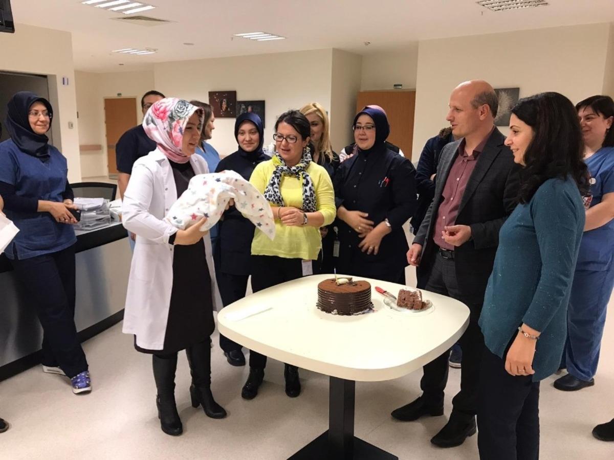 100. bebek i&ccedil;in &lsquo;Hoş Geldin&rsquo; pastası