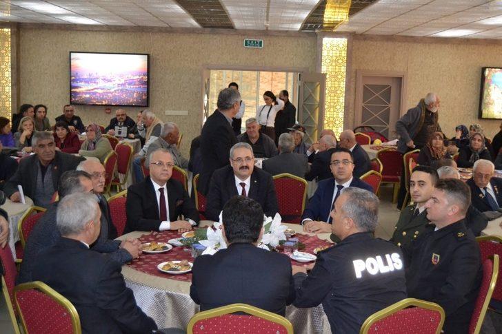 Salihli’de Kıbrıs gazilerine madalya G5