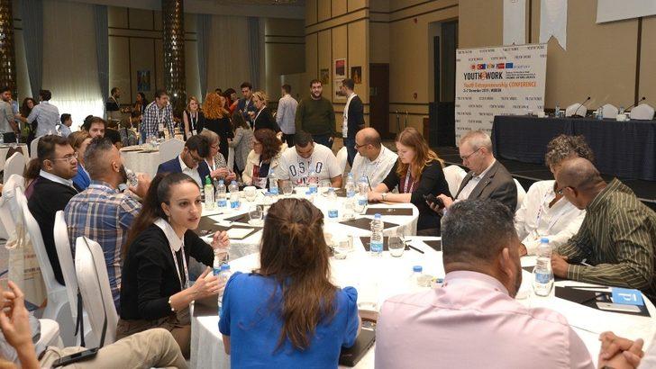 34 ülkeden katılımcılar, genç girişimciliği için Mersin’de buluştu G5