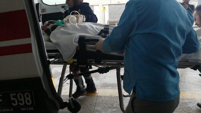 Kestiği odun kafasına isabet etti