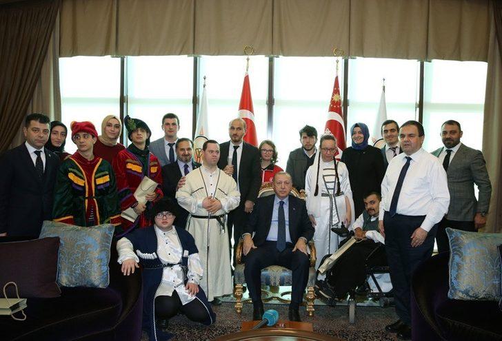 Otizmli ikizlerin Hacivat-Karagöz oyunu büyük beğeni topladı G4