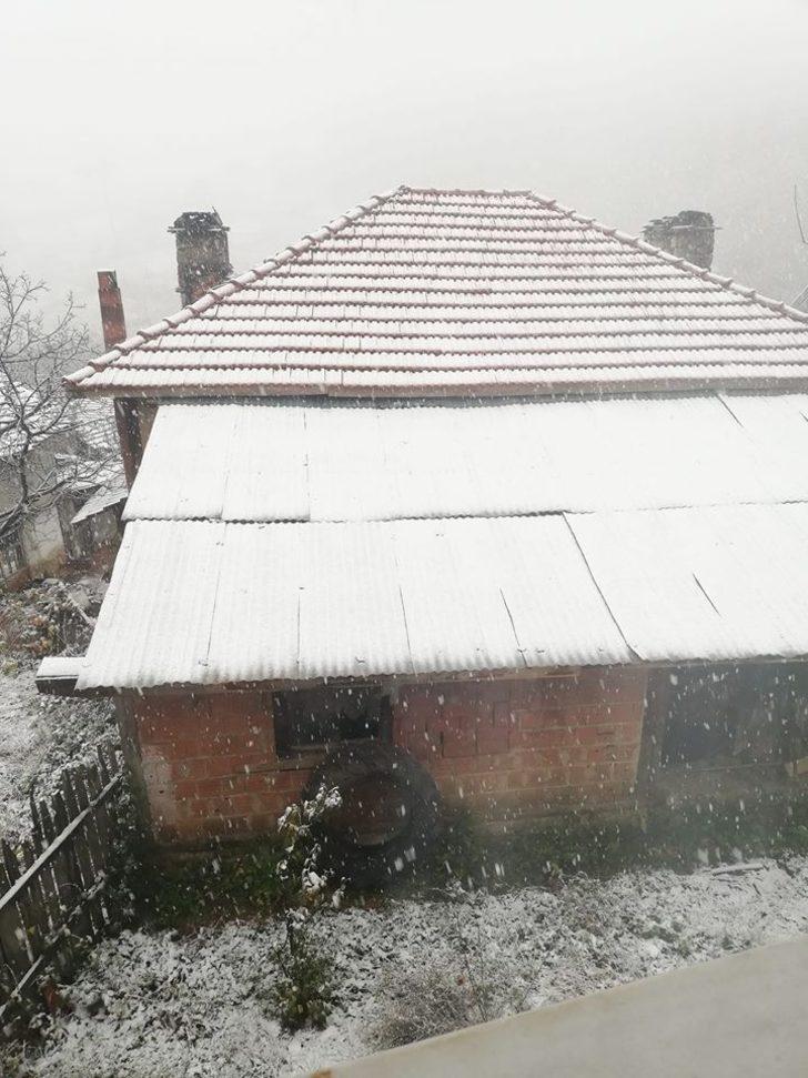 Balıkesir’e mevsimin ilk karı yağdı G3