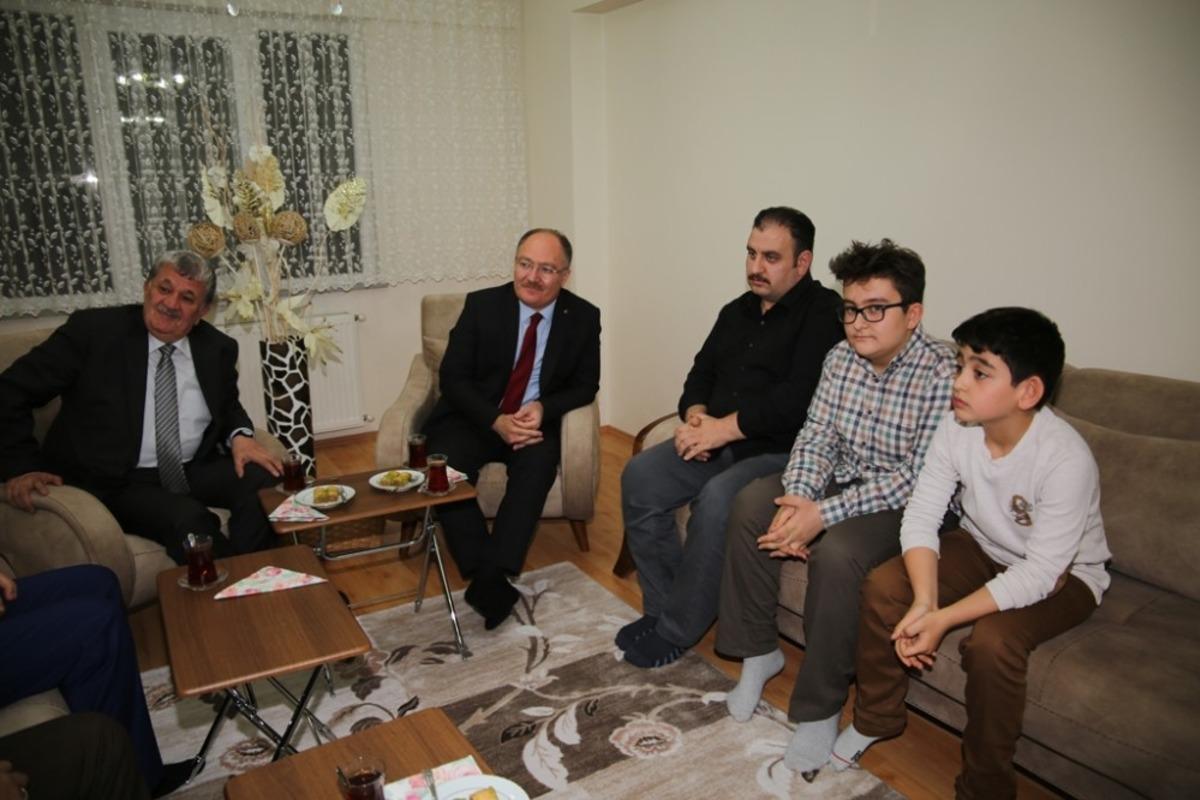 Başkan Bilgin&rsquo;den engellilere evlerinde ziyaret