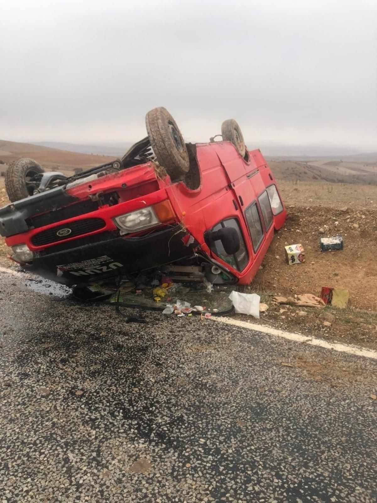 Hurdaya d&ouml;nen minib&uuml;sten burnu bile kanamadan &ccedil;ıktı