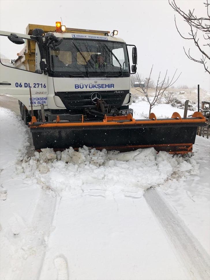 Ankara'da kar yağışı etkili oluyor! Belediye teyakkuzda G3