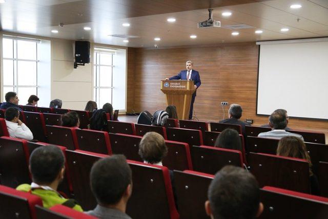 ASÜ Rektörü Şahin: “İhtisaslaşmada asıl önemli nokta sürdürülebilir işler üretmek”