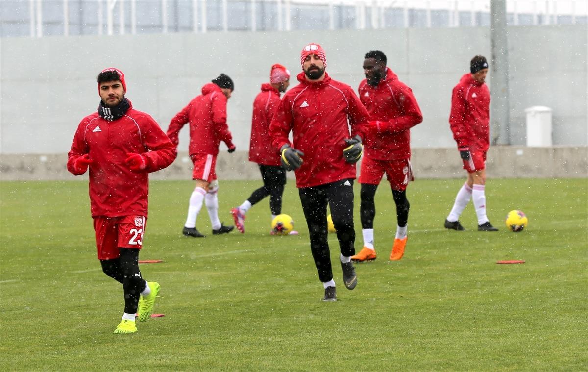 Lider Sivasspor, Yeni Malatyaspor ma&ccedil;ına odaklandı