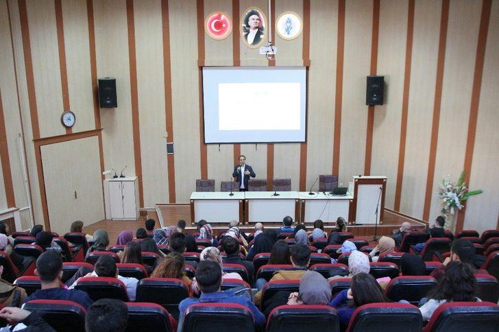 “Özel Gereksinimli Bireyleri Ne Kadar Tanıyoruz" Konferansı G2