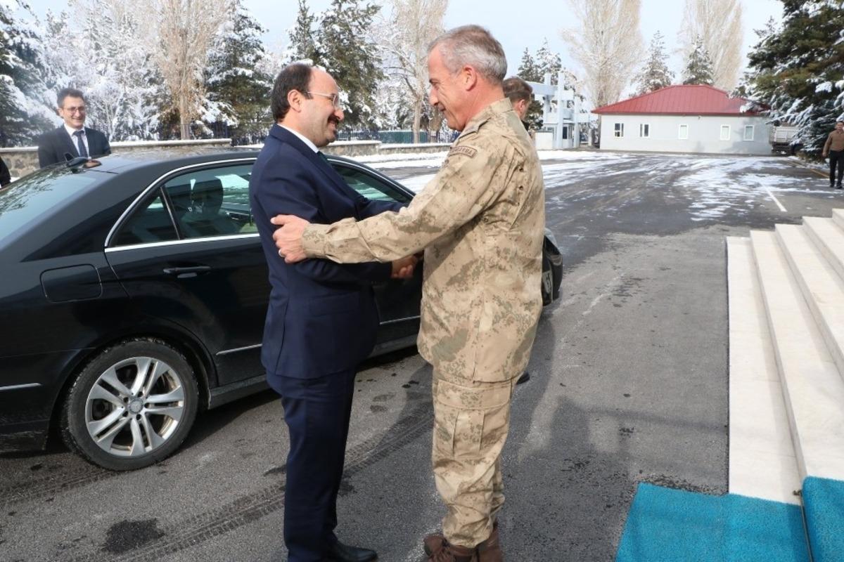 ET&Uuml; Rekt&ouml;r&uuml; Prof. Dr. B&uuml;lent &Ccedil;akmak&rsquo;tan hayırlı olsun ziyareti