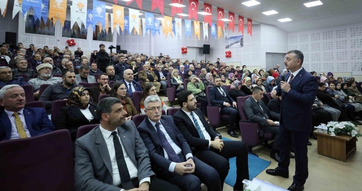 Başkan B&uuml;y&uuml;kakın, Kartepe teşkilatına sunum yaptı