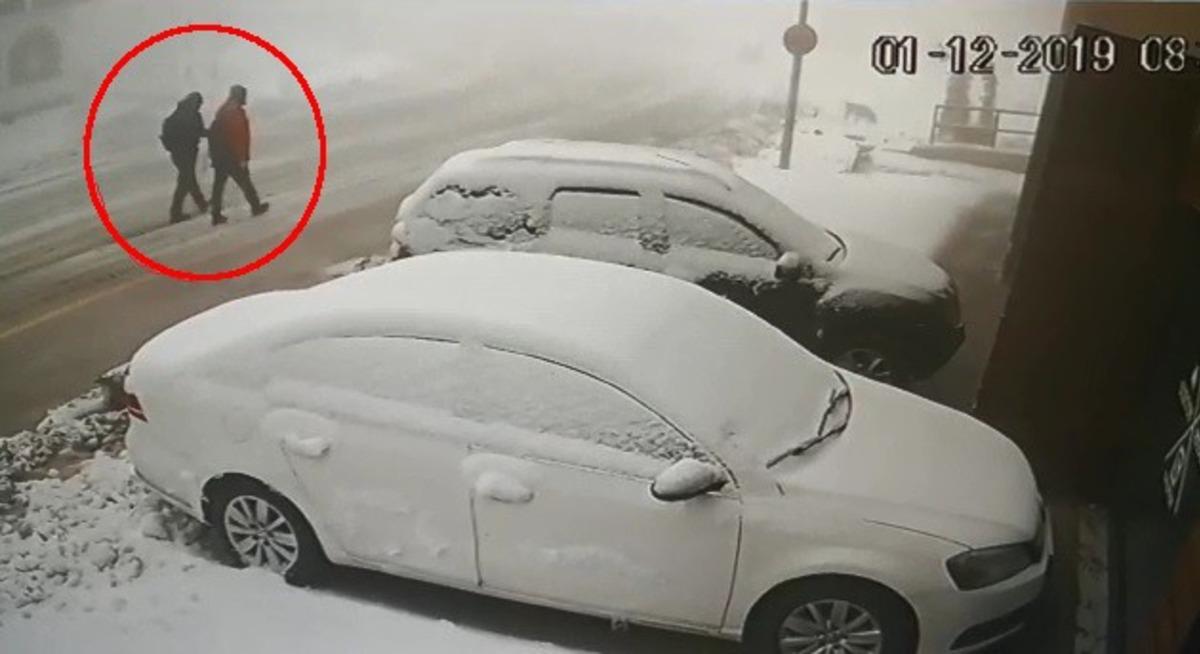 Uludağ'da kaybolan iki dağcının son g&ouml;r&uuml;nt&uuml;leri ortaya &ccedil;ıktı