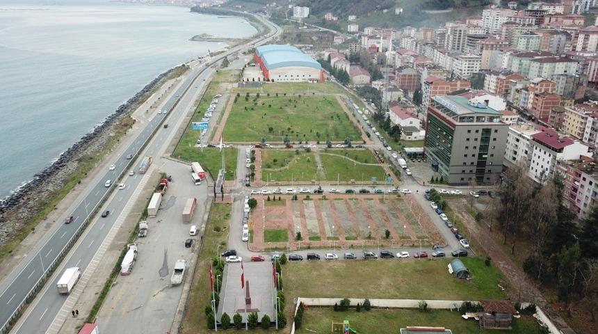 Avrasya &Uuml;niversitesi&rsquo;nden Yomra Yerleşkesi&rsquo;nin &ouml;n&uuml;ndeki arazi ile ilgili a&ccedil;ıklama