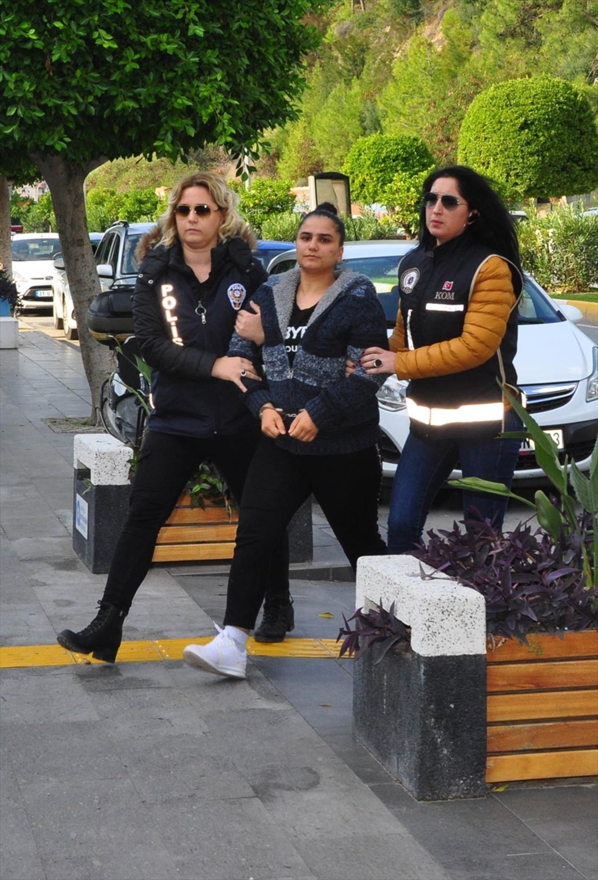 Antalya'daki cinayetin ş&uuml;phelileri adliyede sevk edildi