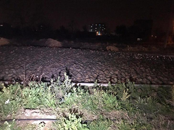 Konya’da pancar yüklü TIR devrildi! Karayolu tarlaya döndü! G1