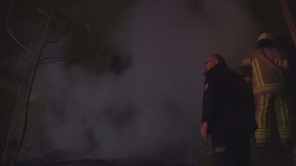 Bursa'da korku dolu anlar! &Ccedil;&ouml;p dolu ev yandı