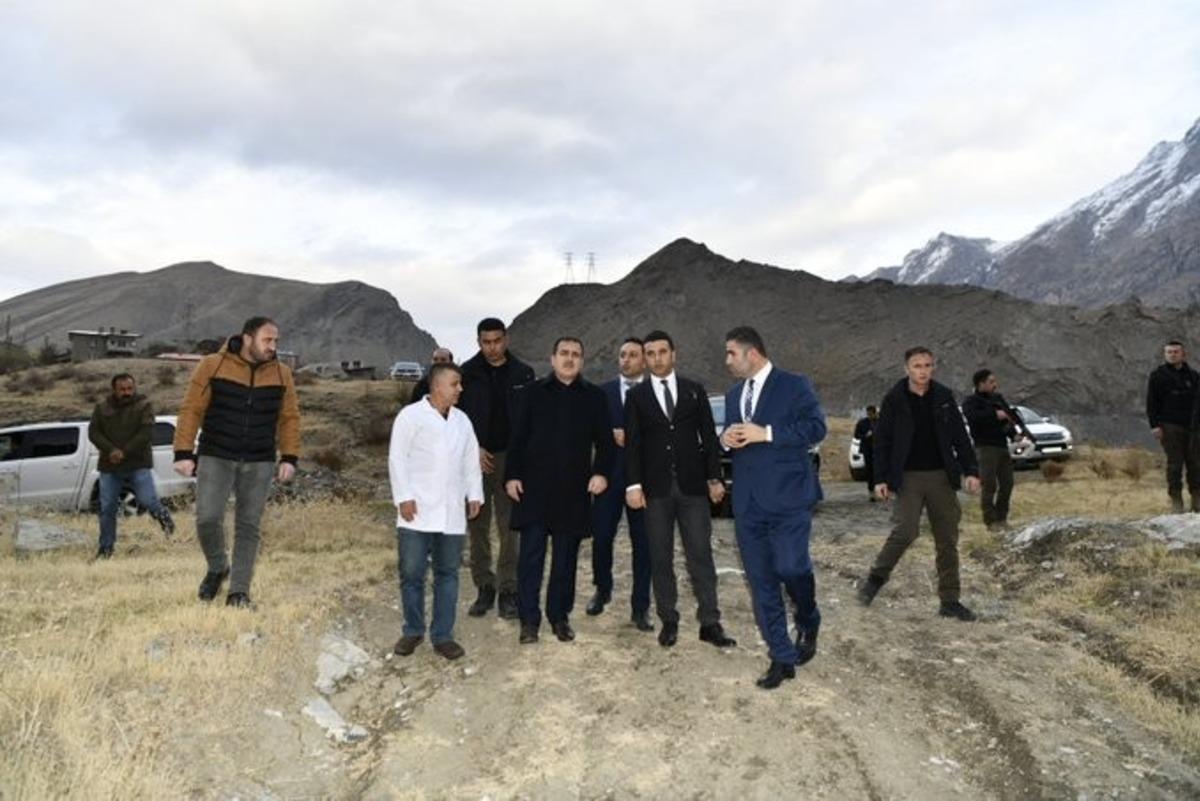 Vali Akbıyık, yatırımlarla ilgili arazi incelemelerinde bulundu