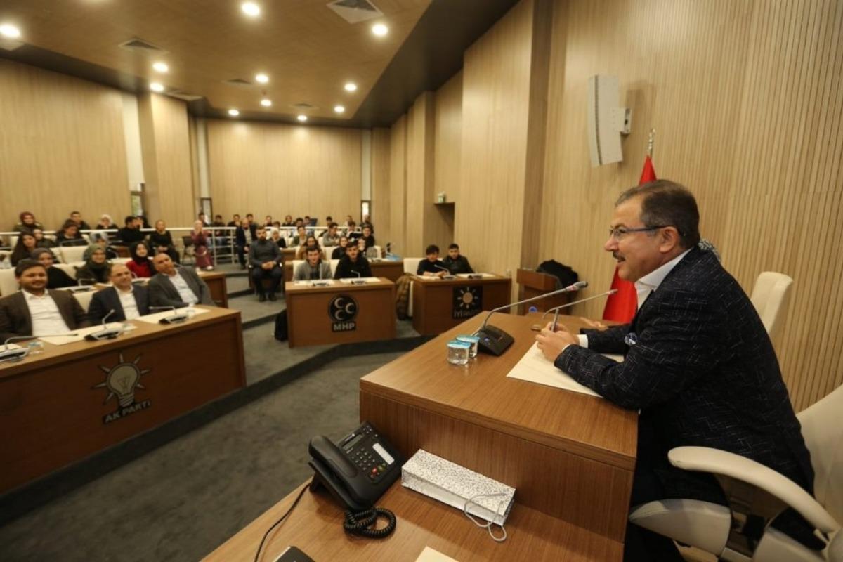 Başkan Deniz K&ouml;ken gen&ccedil;ler ile &ldquo;Gen&ccedil; Forum&rdquo;da buluştu