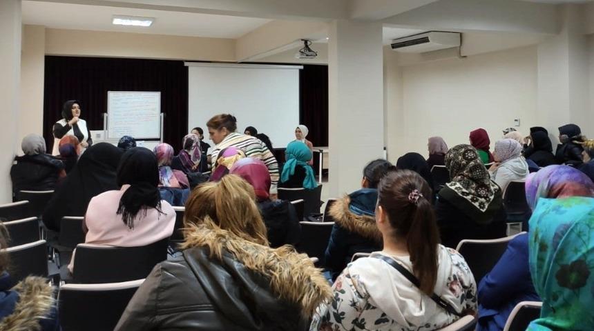 Osmangazi&rsquo;de velilere anne baba tutumları anlatıldı