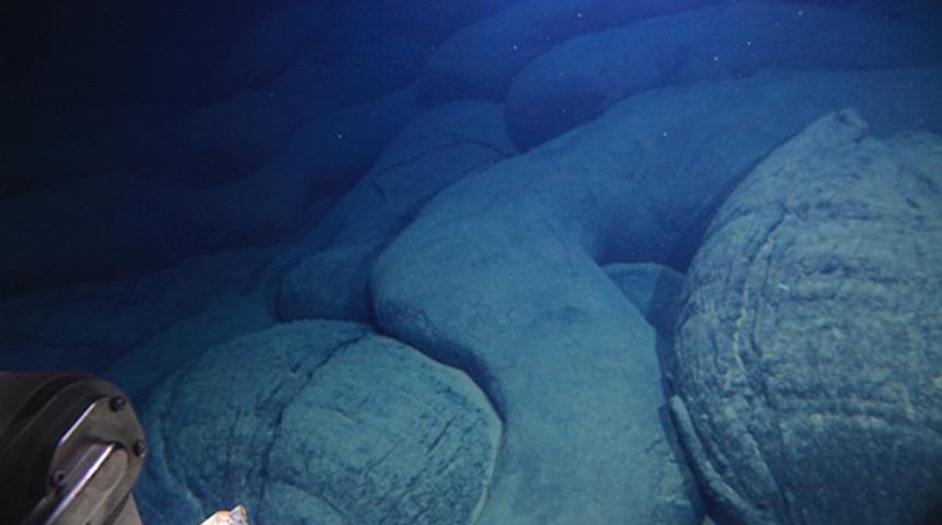 Japonlar Pasifik Okyanusu’nda genç bir volkan keşfetti