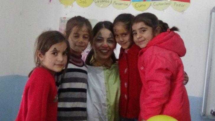 Üniversite öğrencileri minik yürekleri sevindirdi G1