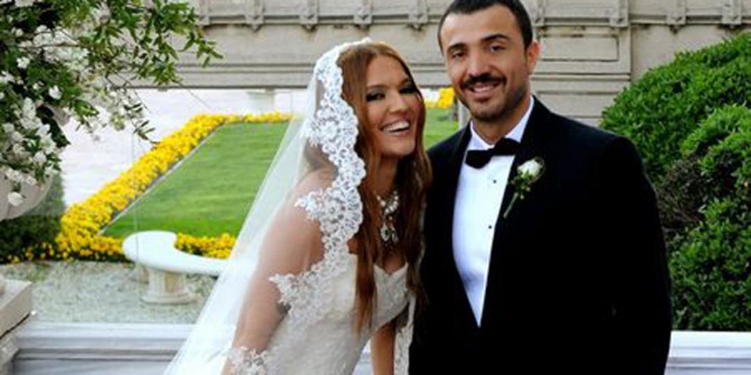 Demet Akalın'ın d&uuml;ğ&uuml;n&uuml;nden &ouml;zel kareler