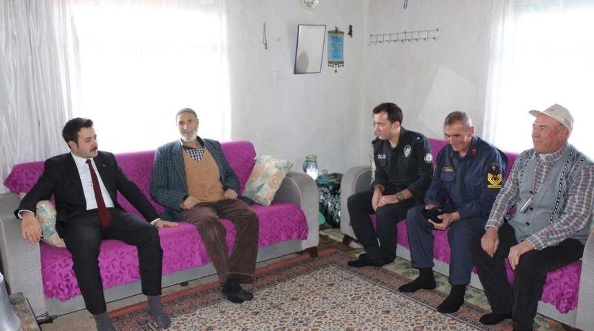 Kaymakam Fırat, Kıbrıs Gazisi&rsquo;ni ziyaret etti