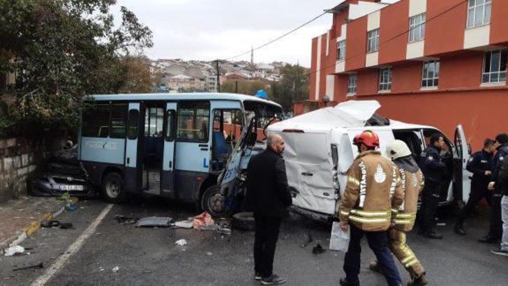 İstanbul'da minibüs ile kamyonet çarpıştı! Yaralılar var G1