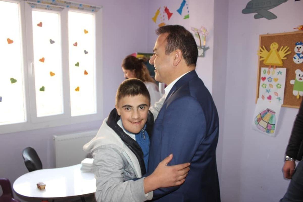 Başkan &Uuml;rek engelli &ouml;ğrencilerle buluştu