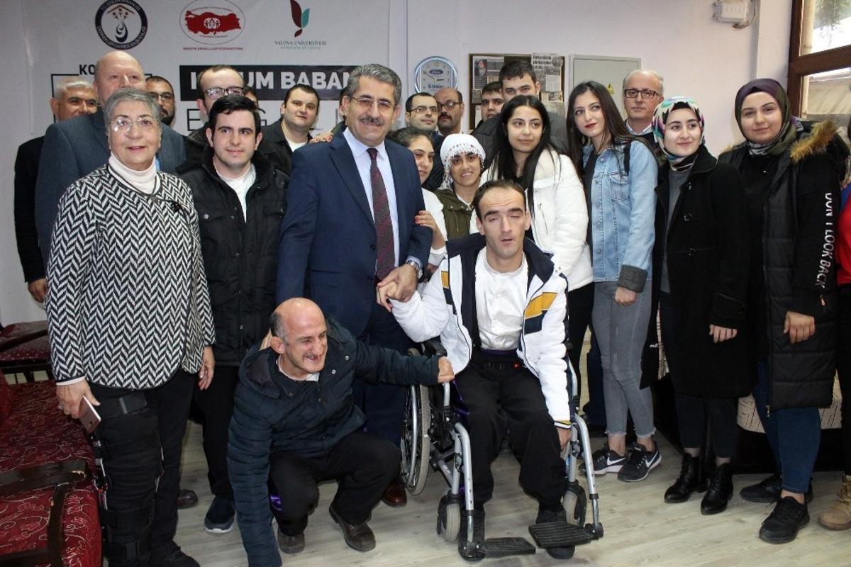 Engellilerden Rekt&ouml;r Cebeci&rsquo;ye tam destek