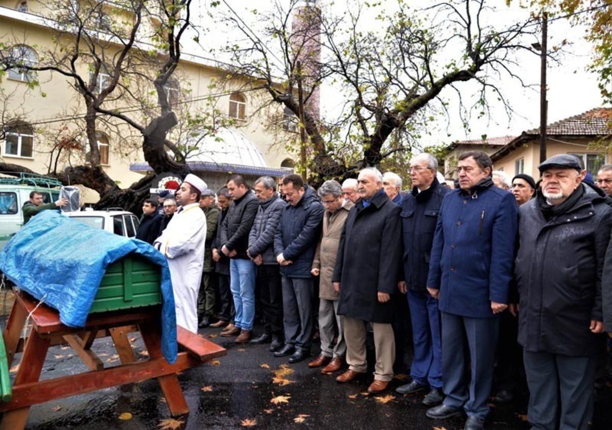 İl Genel Meclis &uuml;yesi G&uuml;nd&uuml;z toprağa verildi