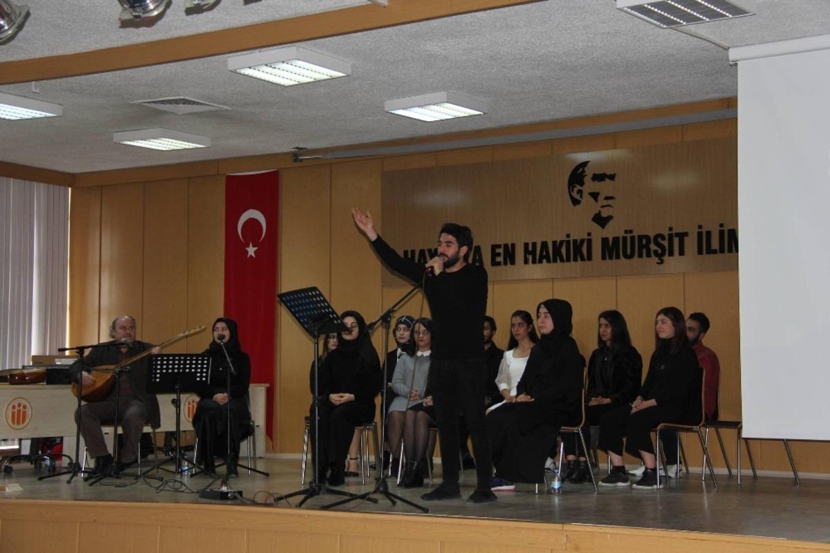 Şiir Ş&ouml;leni ilgi g&ouml;rd&uuml;