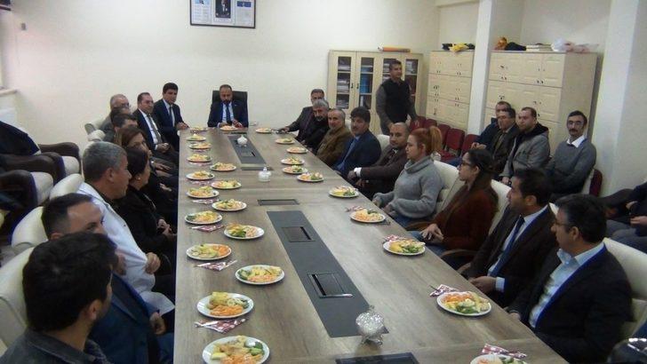 YYÜ Rektörü Şevli, Erciş’te öğrencilerle buluştu G3