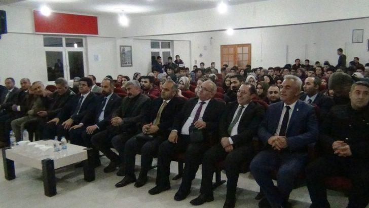 YYÜ Rektörü Şevli, Erciş’te öğrencilerle buluştu G4