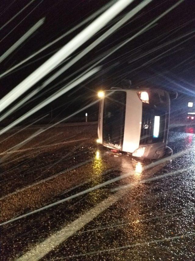 Beyşehir’de kamyonet devrildi: 1 yaralı