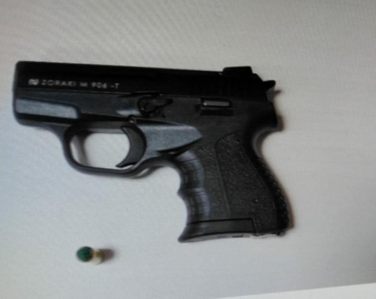 Balıkesir&rsquo;de polis 4 silah ele ge&ccedil;irdi