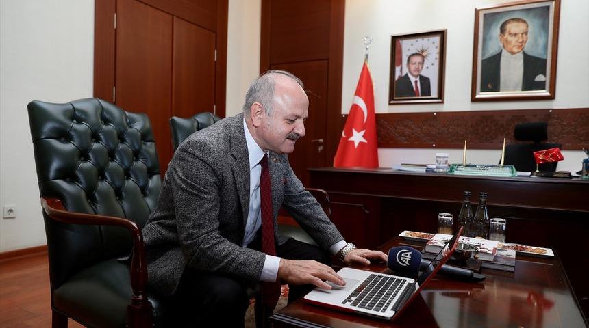 Eskişehir Valisi &Ccedil;akacak, AA'nın "Yılın Fotoğrafları" oylamasına katıldı