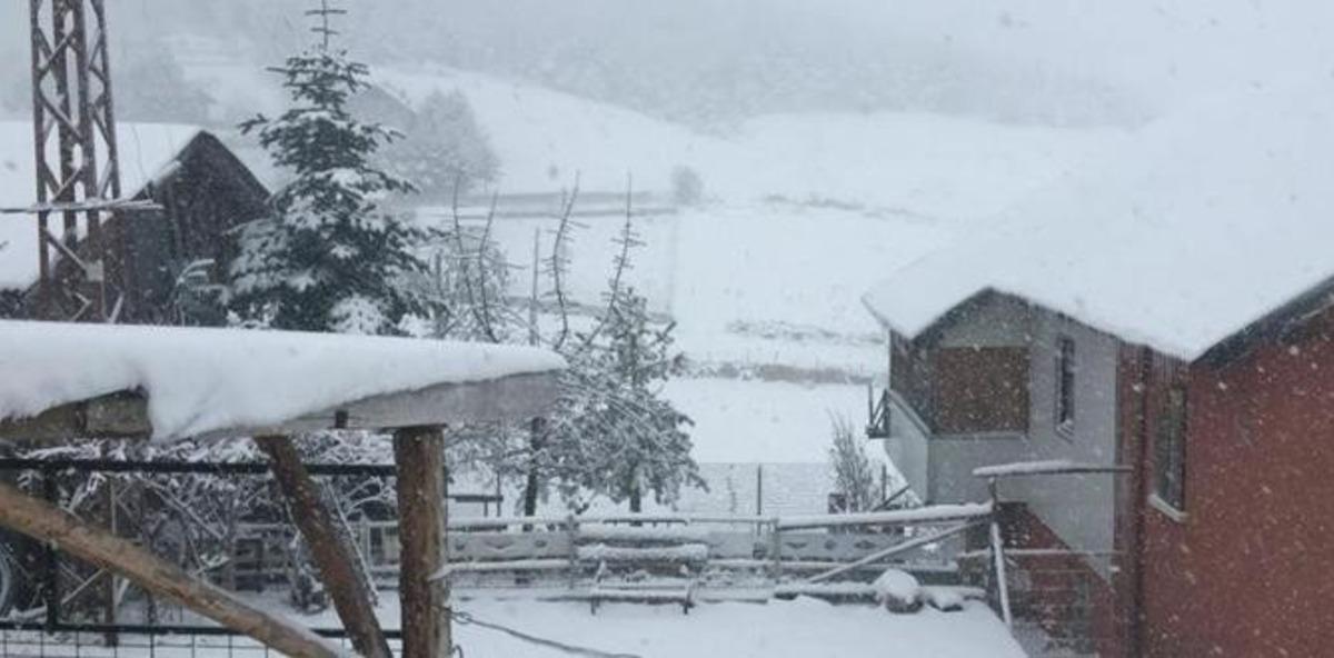 Kargı&rsquo;ya mevsimin ilk karı yağdı