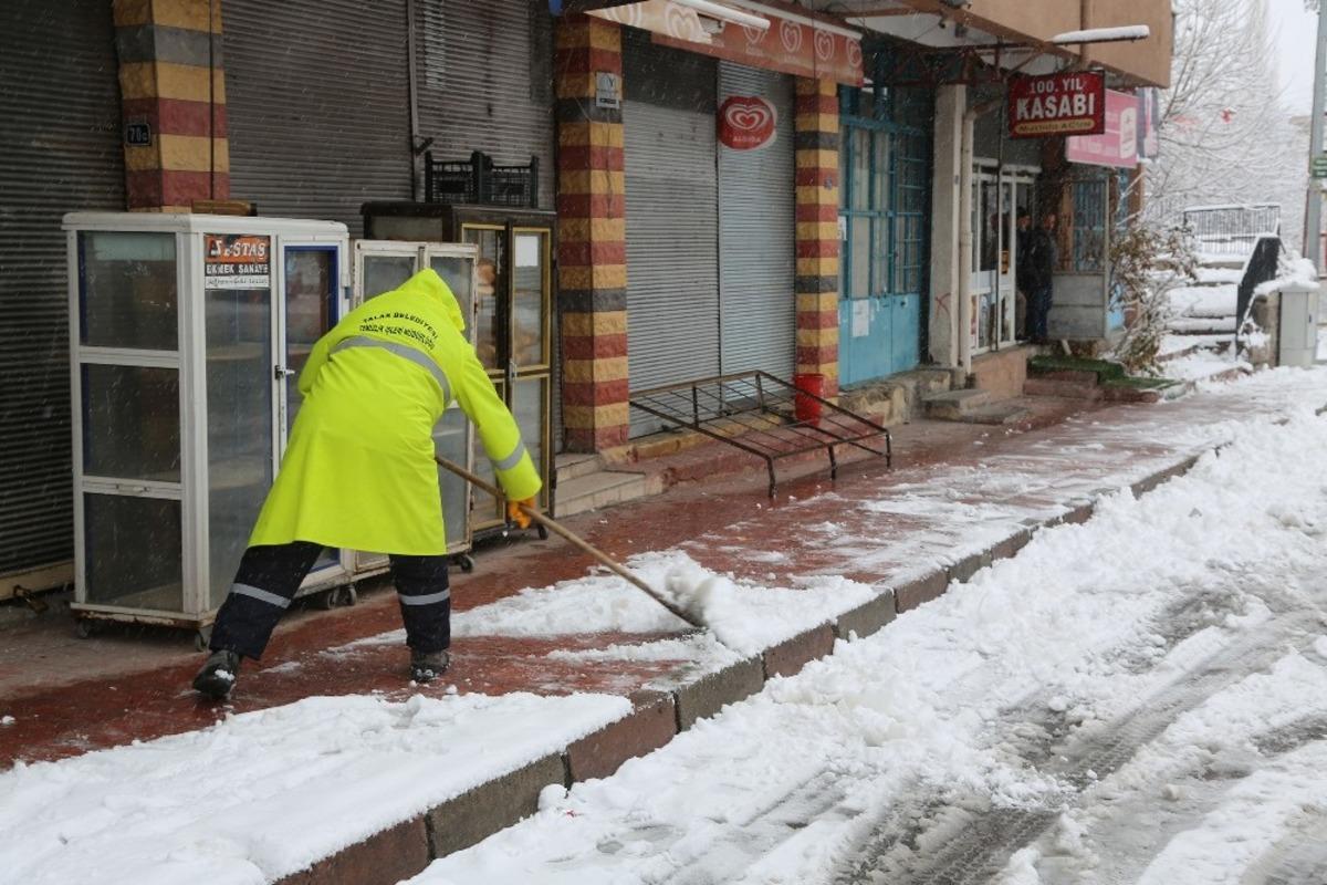 Talas&rsquo;ta karla m&uuml;cadele ekipleri sahada