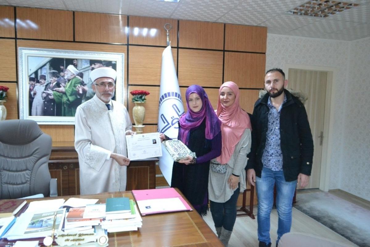 Alman, Leonie Balbina Balzer, Lale ismi ile M&uuml;sl&uuml;man oldu