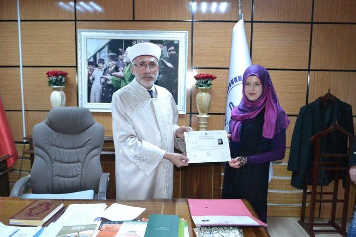 Alman, Leonie Balbina Balzer, Lale ismi ile Müslüman oldu G3