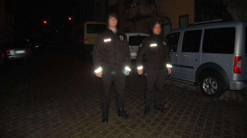 Balkonda yakalandılar