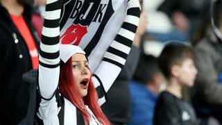 Beşiktaş Kulübü'nden kadın taraftarlarına jest